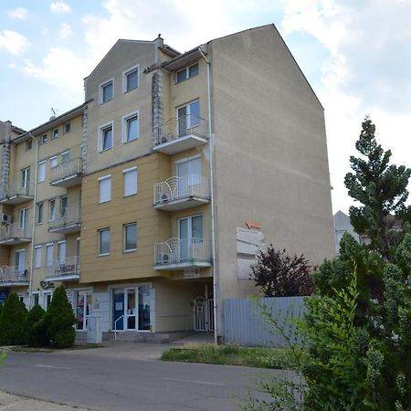 Gabi Apartman Hajdúszoboszló Zewnętrze zdjęcie